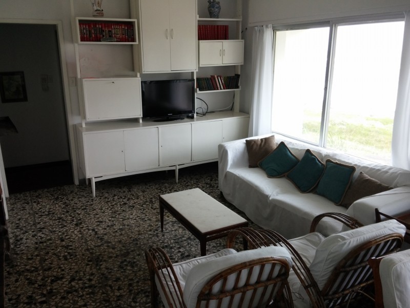 Casa en alquiler en La Posta del Cangrejo, La Barra sobre el mar